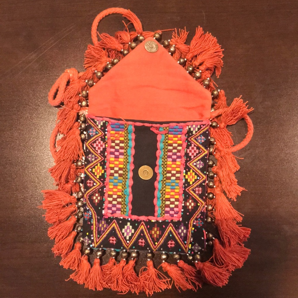 Tolani fringe crossbody - Picture 3 of 4